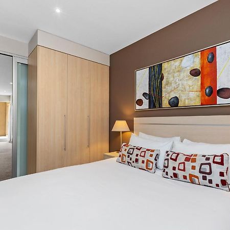 Belle Escapes - Glenelg Seaside Apartment מראה חיצוני תמונה